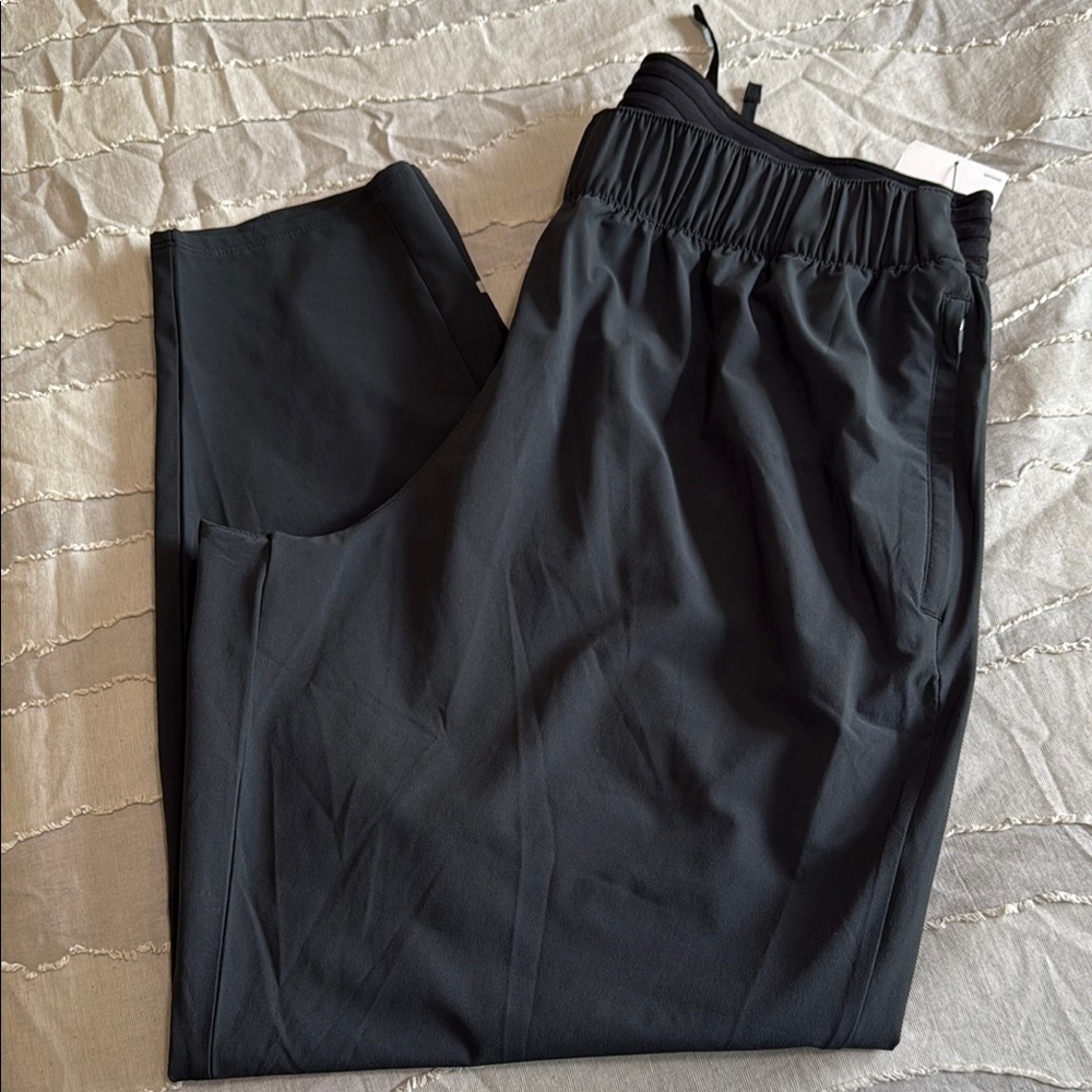 Nike Black Ankle Cropped Pants